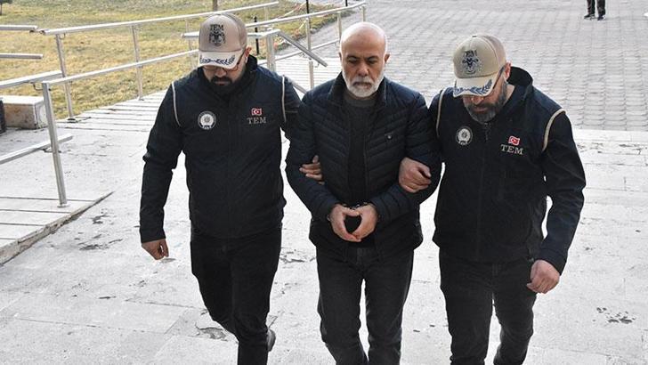 FETÖ firarisi eski Vali Pek yakalandı