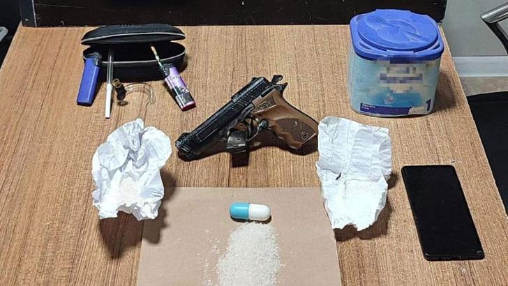 Polisin yaptığı baskında 'bebek maması' kutusundan uyuşturucu çıktı