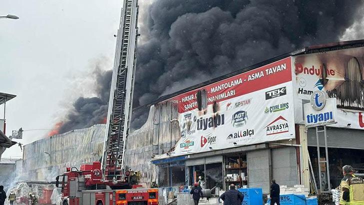 Ankara'da yapı malzemeleri satılan iş yerinin deposunda yangın