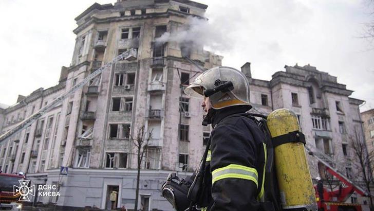 Rusya, Ukrayna’nın başkenti Kiev’i vurdu: 10 yaralı