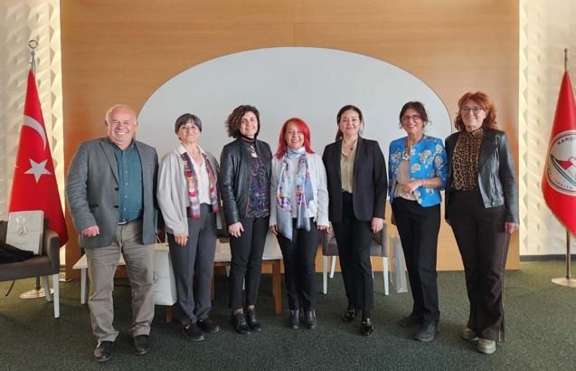 Karşıyaka'da 'Yaşlılara Saygı Haftası Paneli'