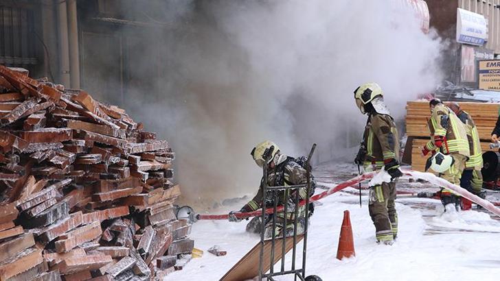 Ankara'da ahşap torna atölyesi yandı