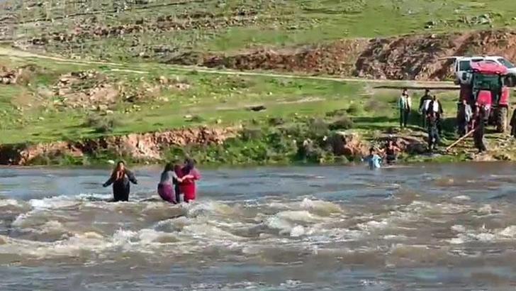 Åžanlıurfa'da sel sularına kapılan 3 kadın kurtarıldı, 1 çocuk kayıp