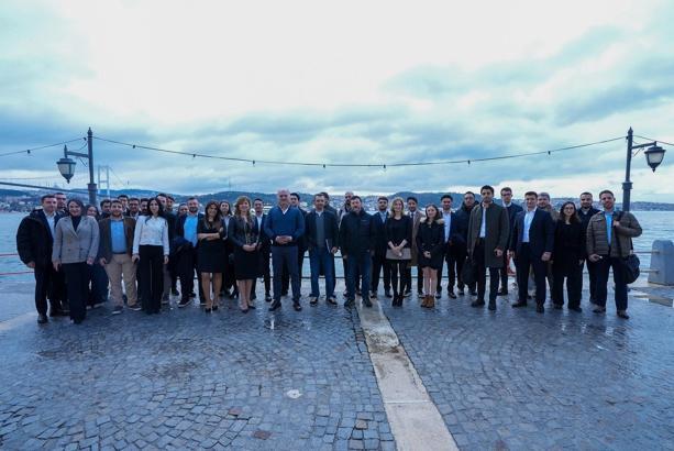 Akenerji analist ve portföy yöneticileriyle buluştu