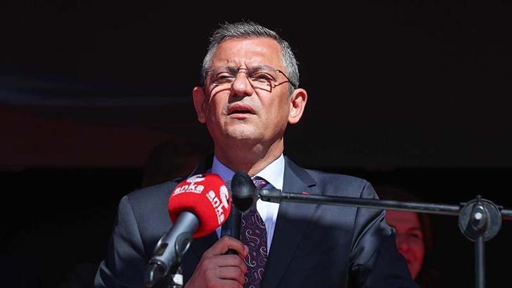 Özgür Özel: Bıyıklı, erkek partilerden yarı yarıya kadınların söz sahibi olduğu bir partiyle ayrışacağız