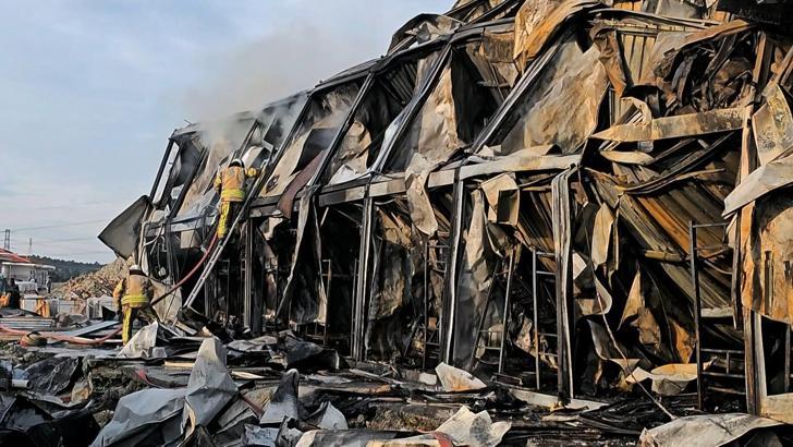 İstanbul-(Geniş Haber)-Arnavutköy'de inşaat alanında çıkan yangın söndürüldü