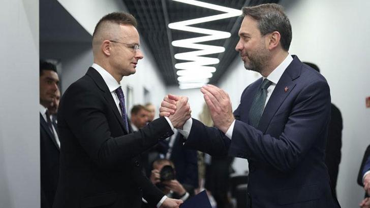 Bakan Bayraktar, Macaristan Dışişleri Bakanı Szijjarto ile görüştü