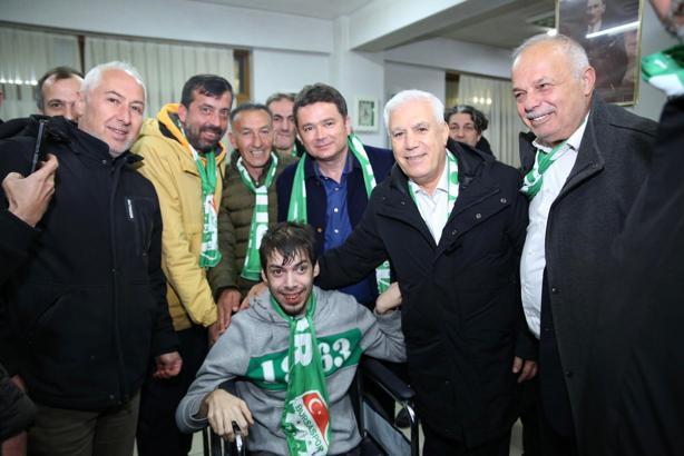 CHP Bursa Büyükşehir Belediye Başkan Adayı Bozbey: Büyükşehir çalışanları merak etmesin, Mustafa ağabeyleri geliyor