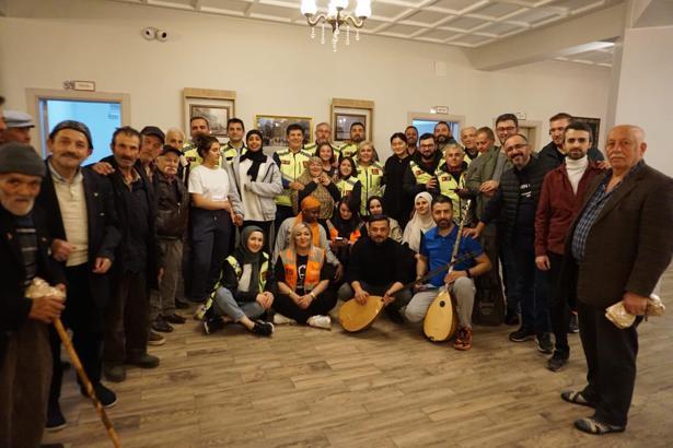 Erbaa'daki konukevinde kalan yaşlılar unutulmaz bir gece yaşadı