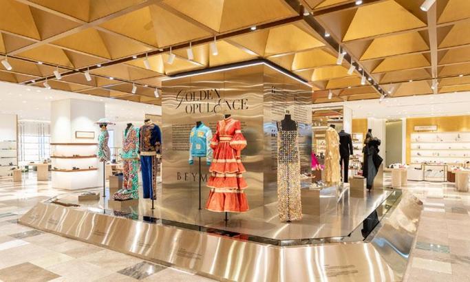 Lüksün 500 yıllık tarihini anlatan Golden Opulence Sergisi görücüye çıktı