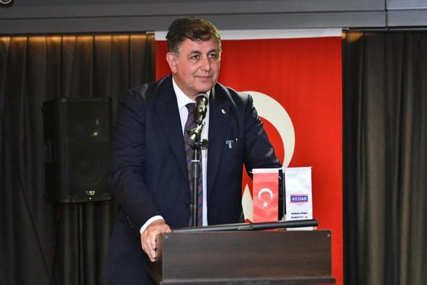CHP'nin İzmir Büyükşehir Belediye Başkan Adayı Cemil Tugay iş insanlarıyla buluştu
