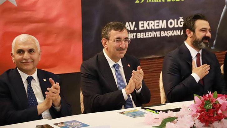 Cumhurbaşkanı Yardımcısı Yılmaz: Demokraside de kalkınmada da bizimle yarışamazlar