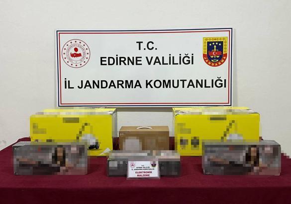 Edirne’de gümrük kaçağı elektronik eşyalar ele geçirildi