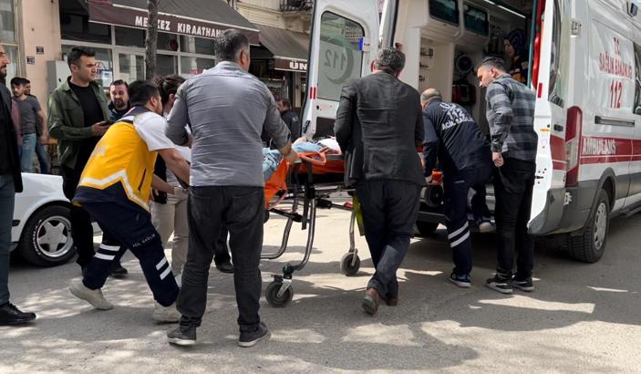 Muhtar ile seçimdeki rakibi arasında silahlı kavga; 1'i ağır, 2 yaralı