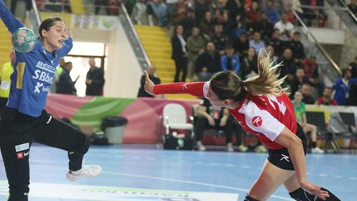 A Milli Kadın Hentbol Takımı, Karadağ'a 30-28 kaybetti