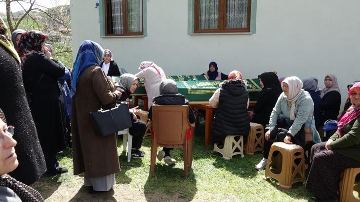 İstanbul'daki yangında ölen kaynak ustası baba ve oğlu Giresun'da toprağa verildi