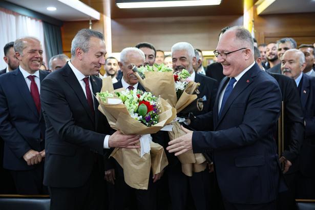 Sivas Belediye Başkanı Uzun, görevine başladı