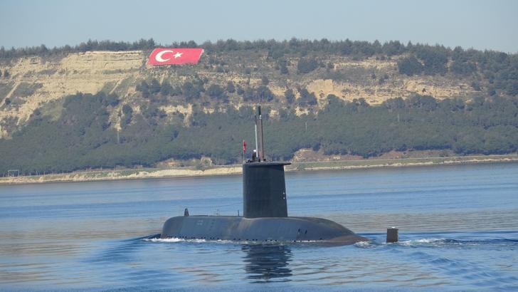 Çanakkale'de Dumlupınar Denizaltısı şehitleri anıldı