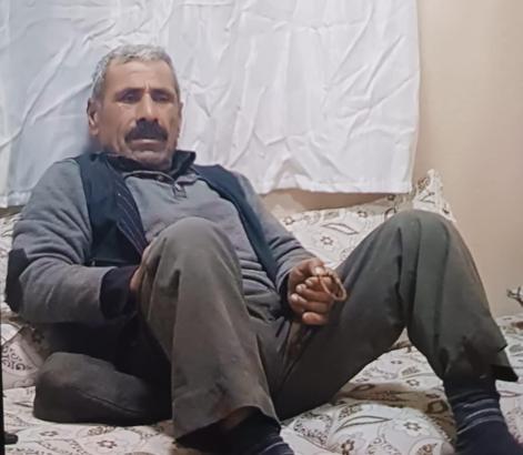 Tarlayı sürerken devrilen traktörün altında kalıp öldü
