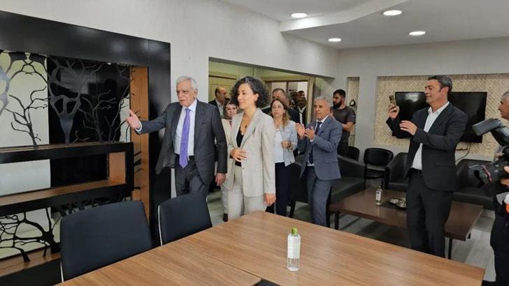 Göreve başlayan Ahmet Türk: Mardin'de halkımızla, kent konseyimizle ihtiyaçları belirleyeceğiz