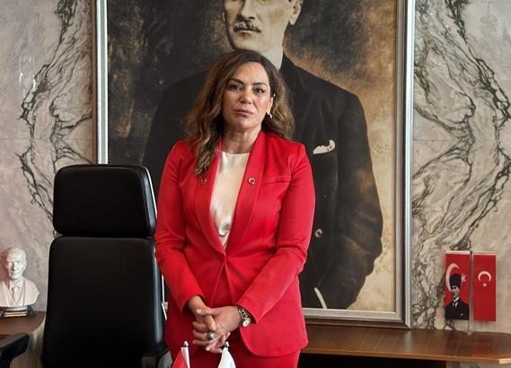 Tekirdağ’ın ilk kadın belediye başkanı Yüceer, mazbatasını aldı