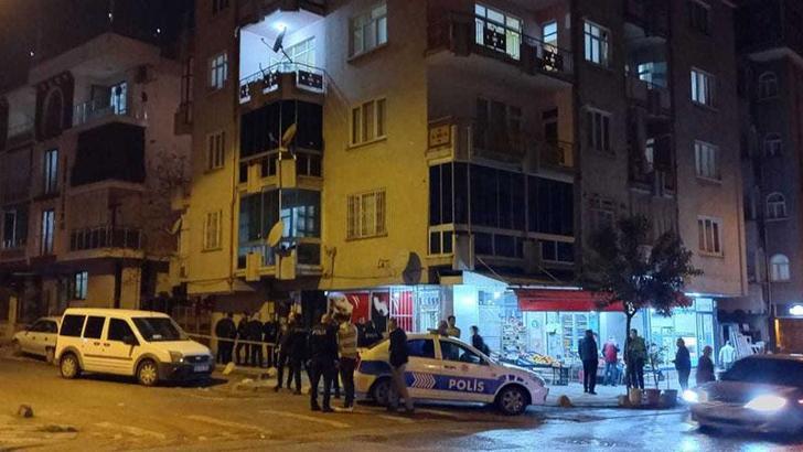 Tartıştığı babasını bıçakla öldürdü