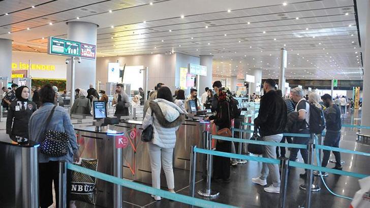 İstanbul Havalimanı'nda bayram tatili yoğunluğu devam ediyor