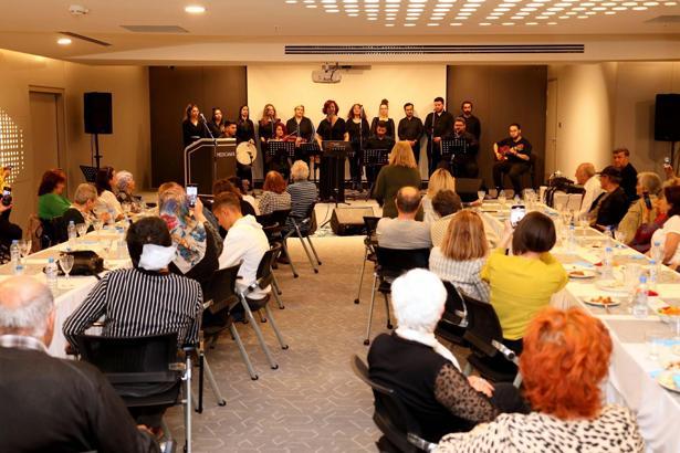 Parkinson hastaları Medicana İzmir'de buluştu