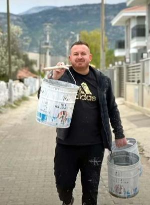 Mahalle muhtarından 'Köyümü seviyorum, sokağımı boyuyorum' etkinliği