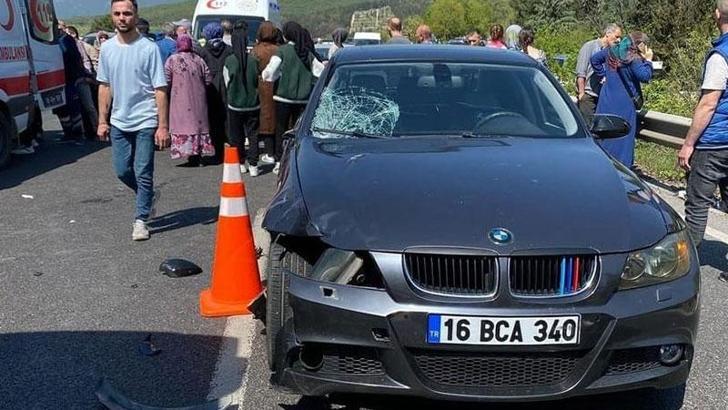 Mezarlık ziyaretine giderken otomobil çarpan teyze- yeğen ağır yaralandı
