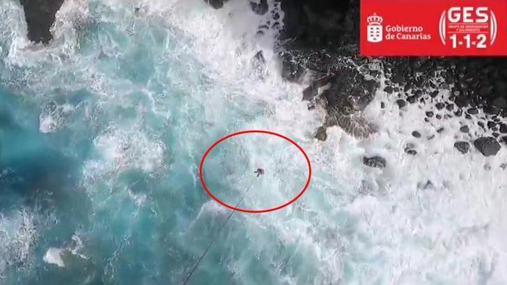 Fotoğraf çekerken kayalıklardan denize düşen adam kurtarılamadı
