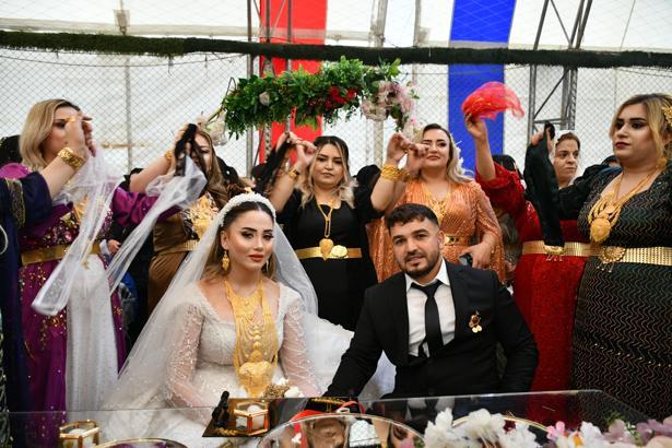 2 gün 2 gece süren aşiret düğününde gelin ile damada 2 milyon liralık takı