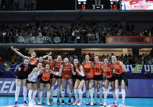 Fenerbahçe Opet - Eczacıbaşı Dynavit: 2-3