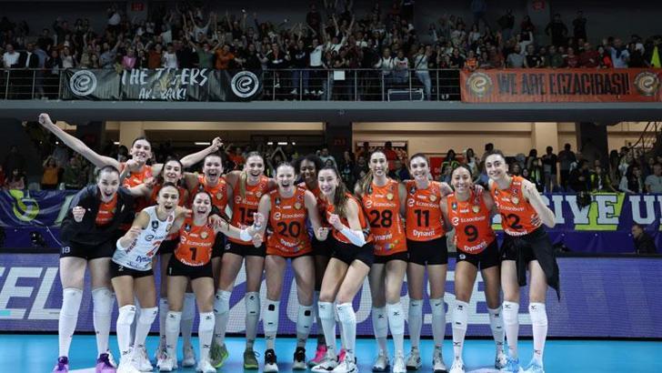 Fenerbahçe Opet - Eczacıbaşı Dynavit: 2-3