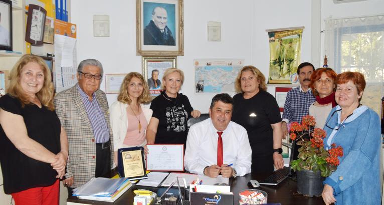 Muhtarlık görevini babasından devraldı