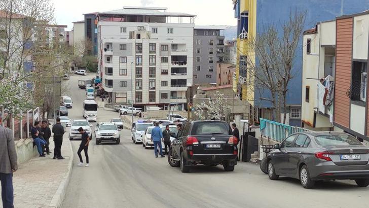 Bekçi, borç verdiği parayı alamayınca arkadaşını tabancayla vurdu