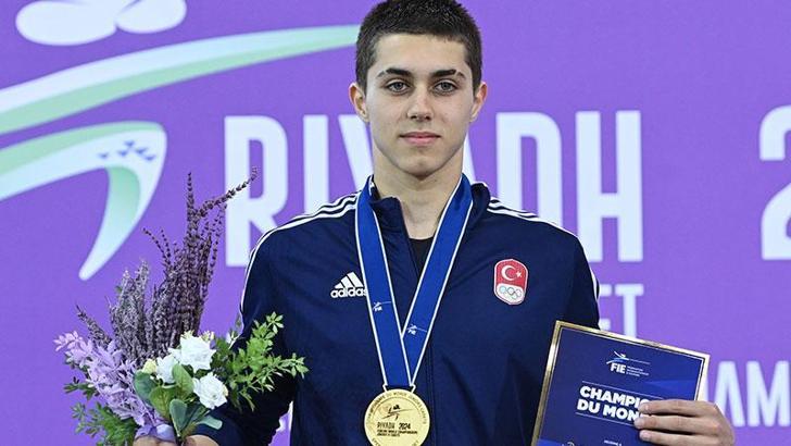 Milli eskrimci Doruk Erolçevik dünya şampiyonu oldu