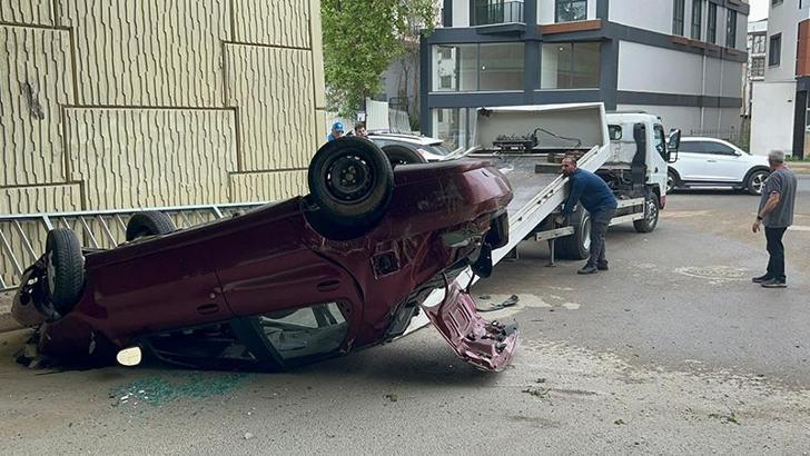 Tuzla’da korkuluklara çarpan otomobil alt geçide düştü: 1 yaralı