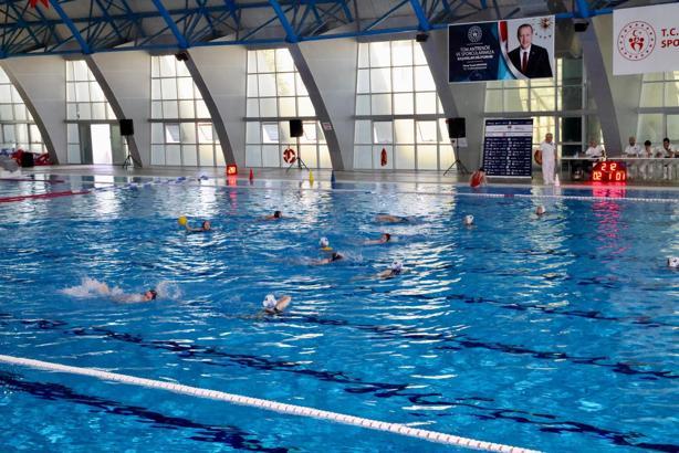 U 19 Kadınlar Sutopu Türkiye Şampiyonası, Niğde'de başladı