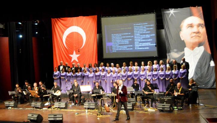 Konserde Orhan Gencebay sürprizi