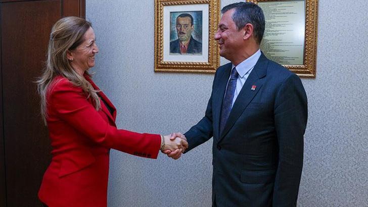 Özel, DİSK Genel Başkanı Çerkezoğlu ile görüştü