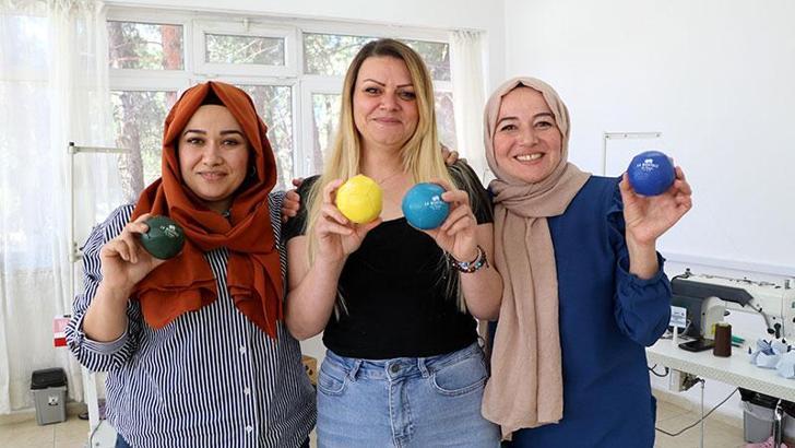 Burdurlu kadınlara Fransa'dan 120 bin bocce topu siparişi