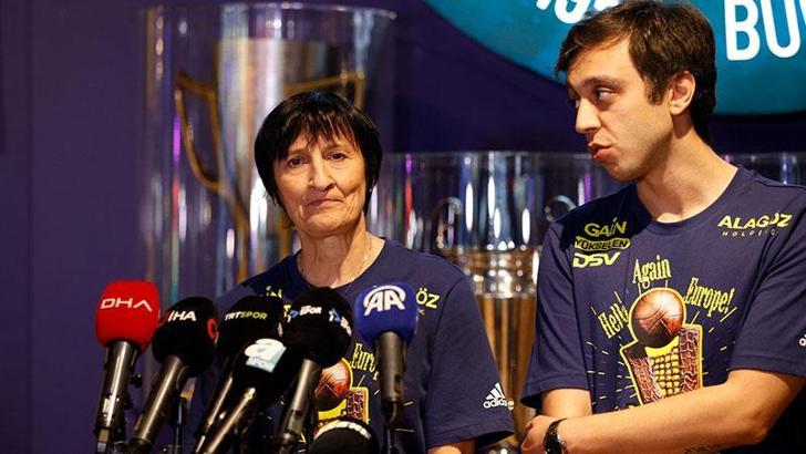 4 kupalı Fenerbahçe Alagöz Holding, basınla buluştu