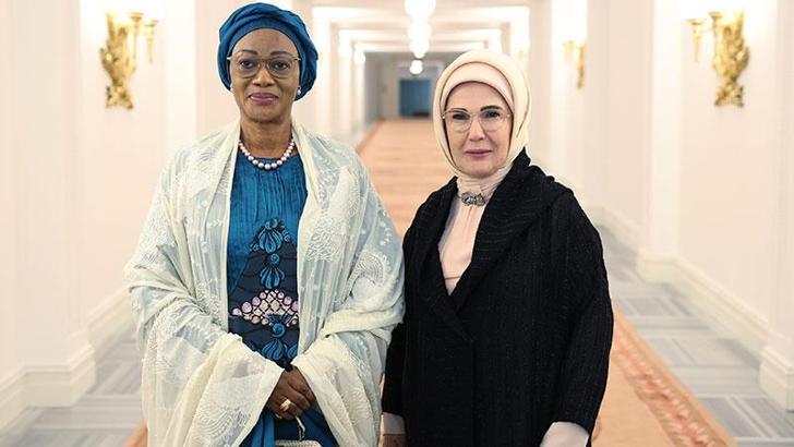Emine Erdoğan, Nijerya Devlet Başkanı'nın eşi Oluremi Tinubu'yla görüştü