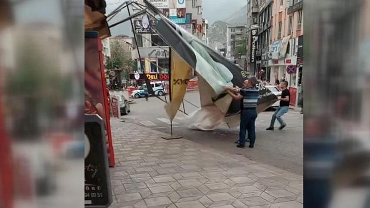 Karabük'te fırtına günlük yaşamı olumsuz etkiledi