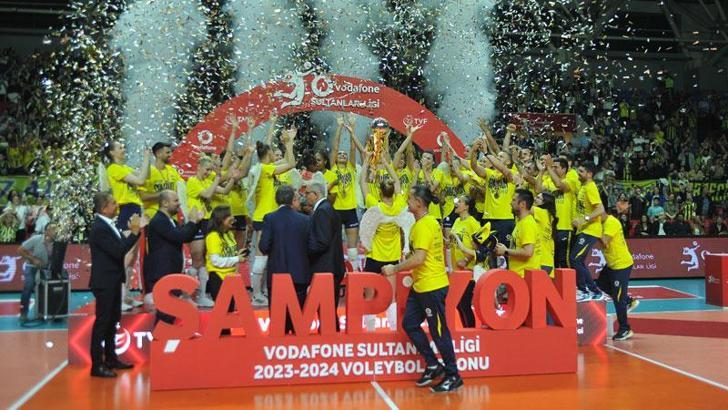 Şampiyon Fenerbahçe Opet, kupasına kavuştu