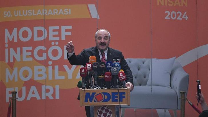 Varank: Milletin nazarında İstiklal Marşı'na, Türk bayrağına saygı duymayanın hiçbir itibarı olmaz