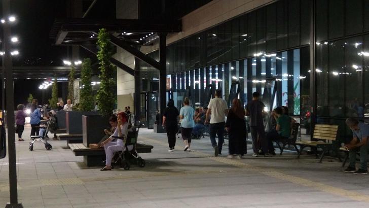 Sağlık görevlilerini ilgisizlikle suçlayıp, gün içerisinde 2 kez hastaneyi bastı; tutuklandı