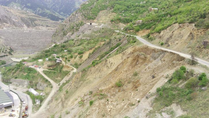 Gümüşhane'de baraj yakınında heyelan anı kamerada