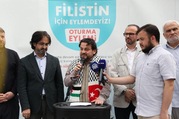 İstanbul-İHH, Gazze'deki soykırıma karşı Sultanahmet Meydanı'nda oturma eylemi başlattı